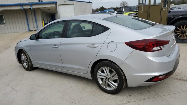 Hyundai Elantra SEL 2020