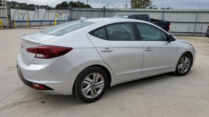 Hyundai Elantra SEL 2020