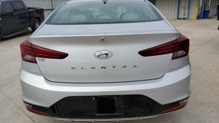 Hyundai Elantra SEL 2020