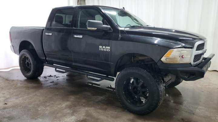 RAM 1500 SLT 2017