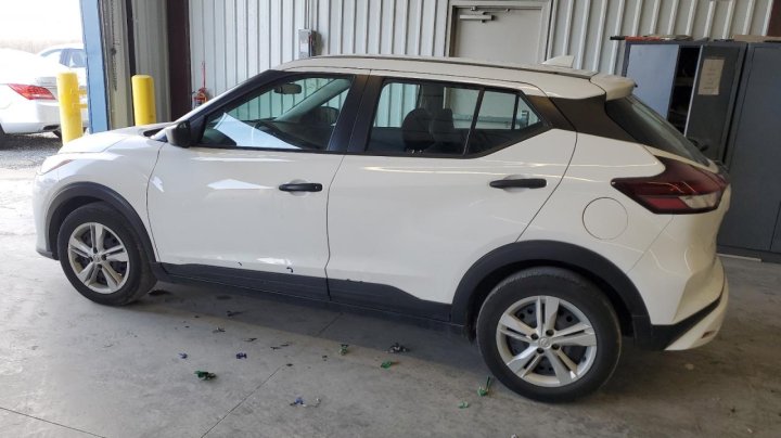 NISSAN Kicks S 2023