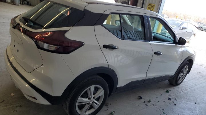 NISSAN Kicks S 2023