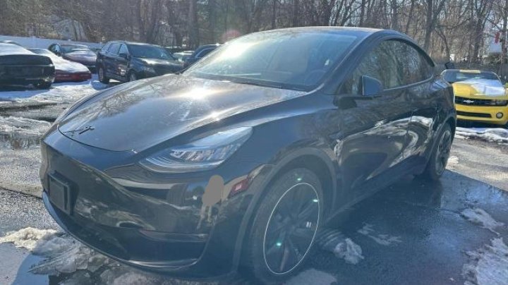 Tesla Model Y  2021