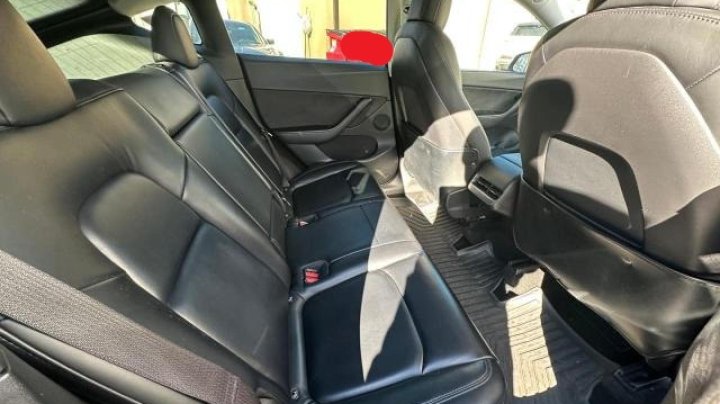 Tesla Model Y  2021