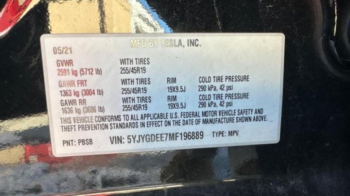Tesla Model Y  2021