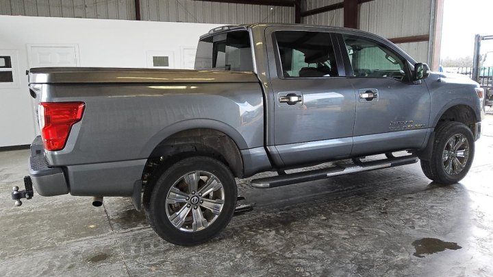 NISSAN Titan SV 2018