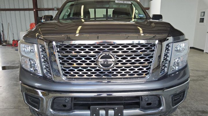 NISSAN Titan SV 2018