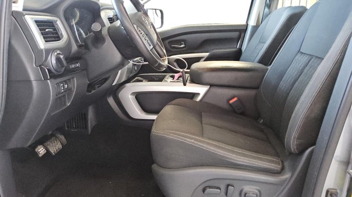 NISSAN Titan SV 2018
