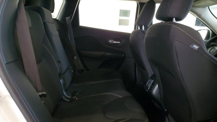 JEEP Cherokee LATITUDE 2016