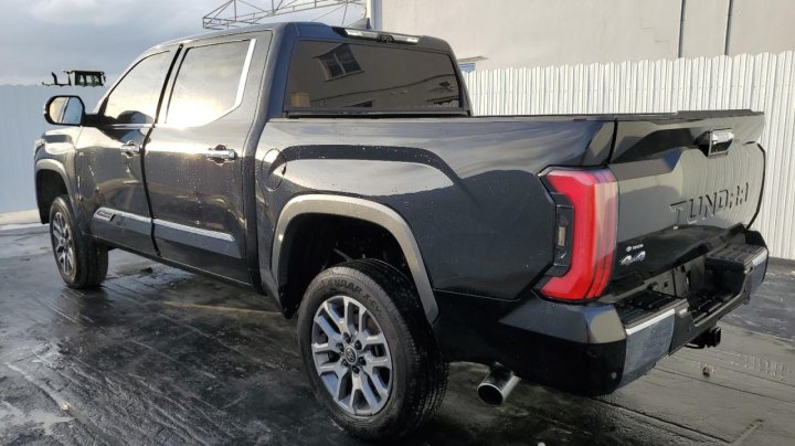 Toyota TUNDRA CREWMAX PLATINUM 2023
