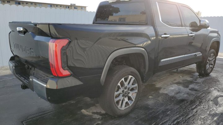 Toyota TUNDRA CREWMAX PLATINUM 2023