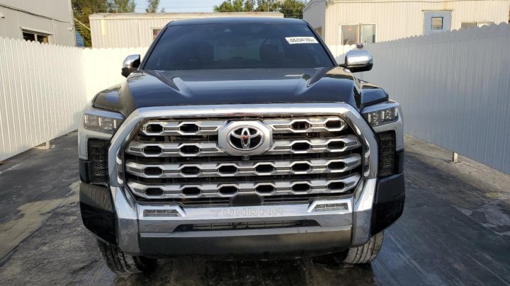 Toyota TUNDRA CREWMAX PLATINUM 2023