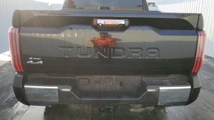Toyota TUNDRA CREWMAX PLATINUM 2023