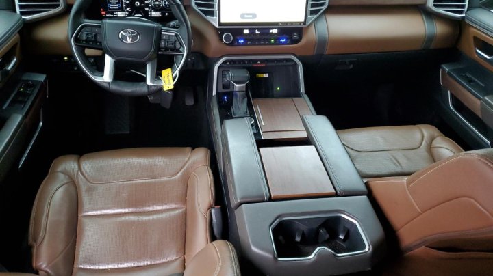 Toyota TUNDRA CREWMAX PLATINUM 2023