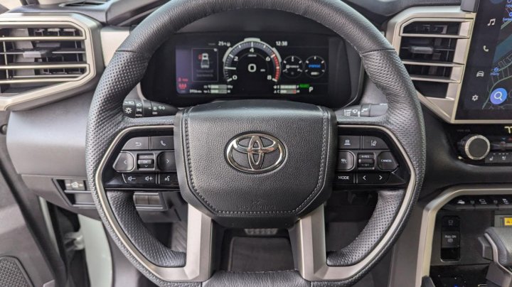 Toyota TUNDRA CREWMAX LIMITED 2024