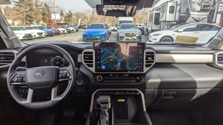 Toyota TUNDRA CREWMAX LIMITED 2024