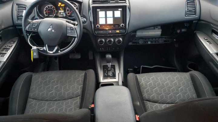 Mitsubishi Outlander SE 2021