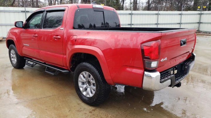 Toyota TACOMA DOUBLE CAB 2019