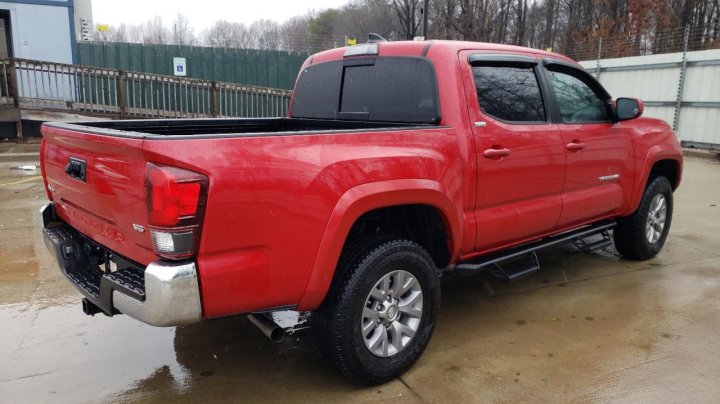 Toyota TACOMA DOUBLE CAB 2019