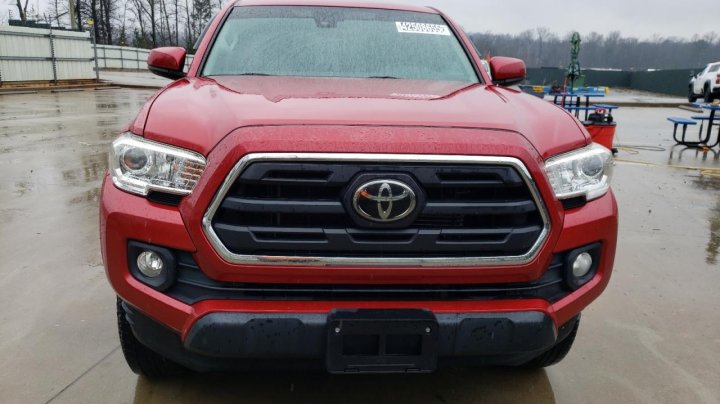 Toyota TACOMA DOUBLE CAB 2019