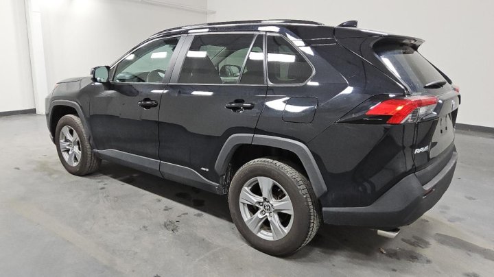 Toyota RAV4 XLE 2022