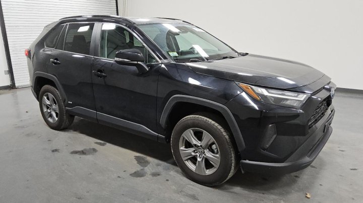 Toyota RAV4 XLE 2022