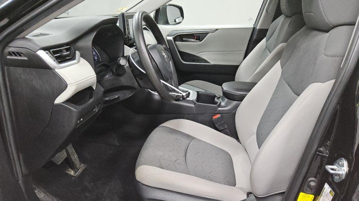 Toyota RAV4 XLE 2022