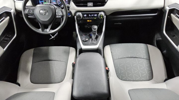 Toyota RAV4 XLE 2022