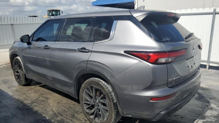 Mitsubishi Outlander SE 2022