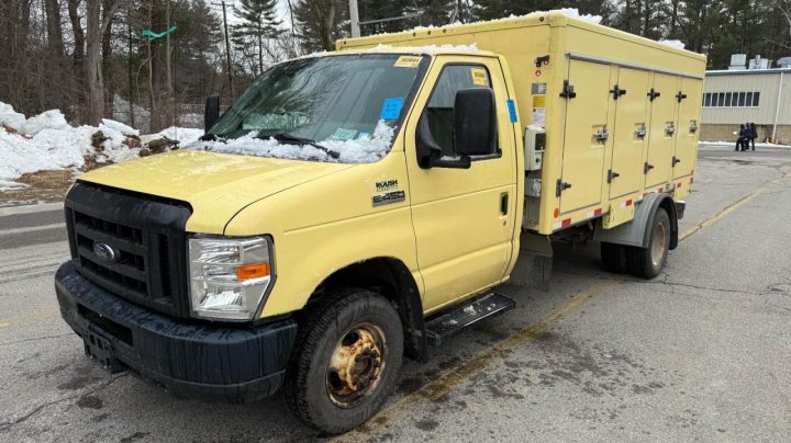 Ford ECONOLINE E450 SUPER DUTY CUTAWAY VAN 2019