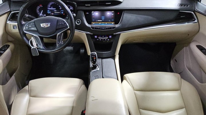 Cadillac XT5  2018