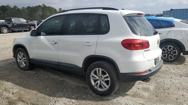 Volkswagen Tiguan S 2016