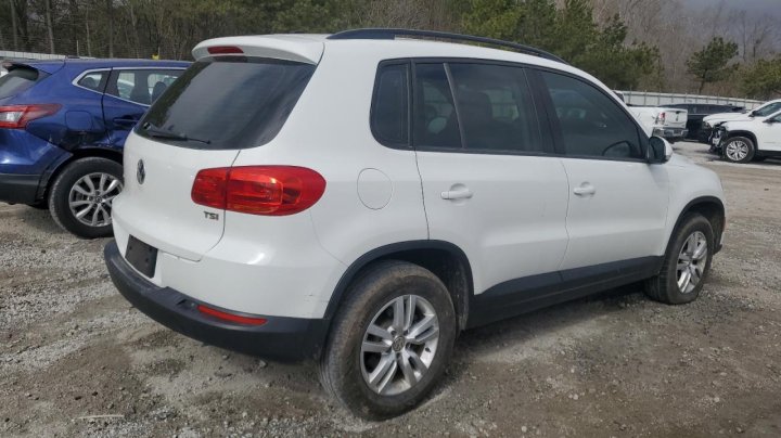 Volkswagen Tiguan S 2016