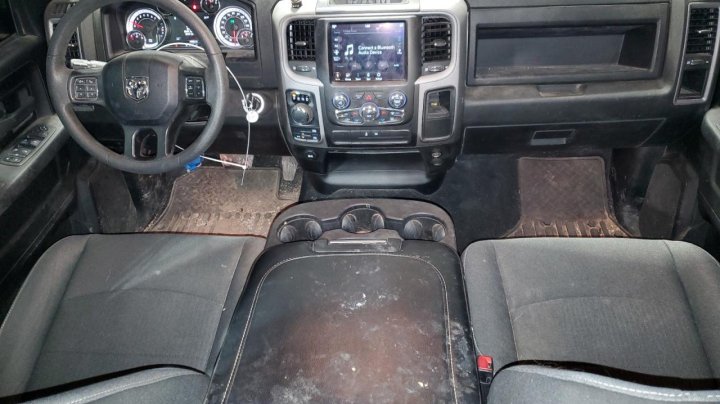 RAM 1500 CLASSIC TRADESMAN 2021