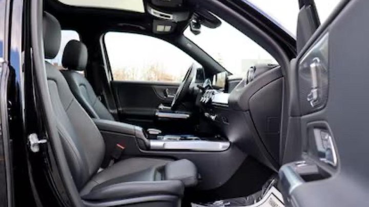 Mercedes-Benz EQB 300 4MATIC 2023