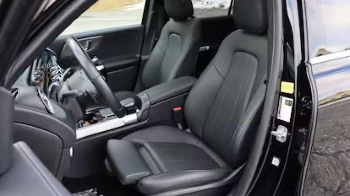Mercedes-Benz EQB 300 4MATIC 2023