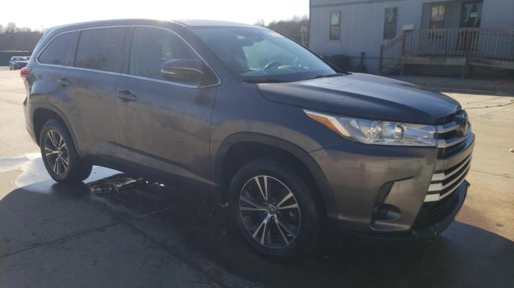 Toyota Highlander LE 2019