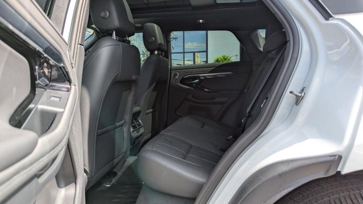 Land Rover Range Rover R-DYNAMIC SE 2023