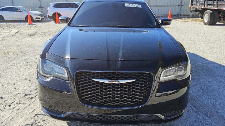 CHRYSLER 300 TOURING 2018