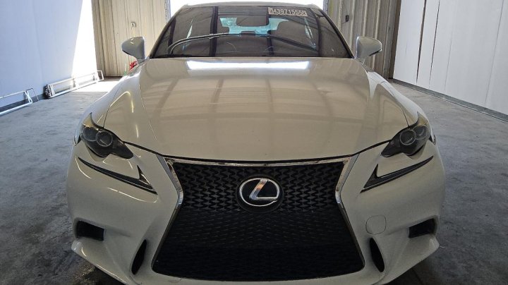 Lexus IS 200T 2016