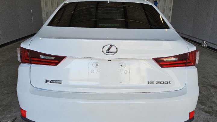 Lexus IS 200T 2016