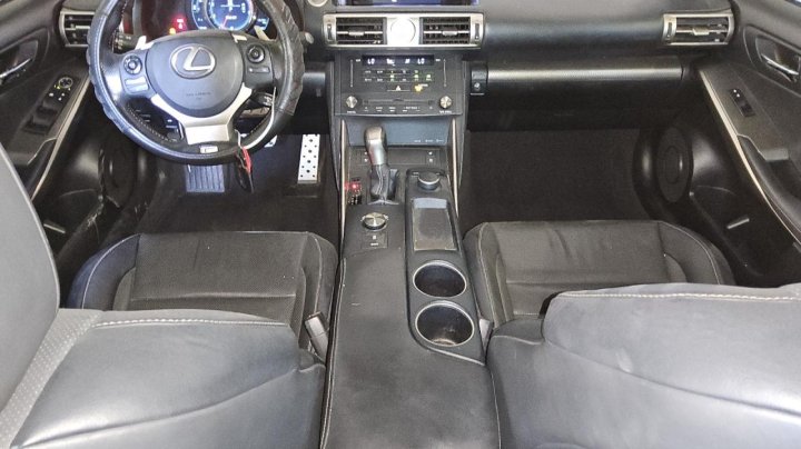 Lexus IS 200T 2016