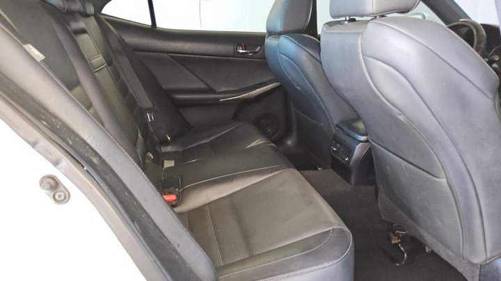 Lexus IS 200T 2016