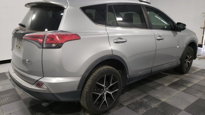 Toyota RAV4 SE 2017