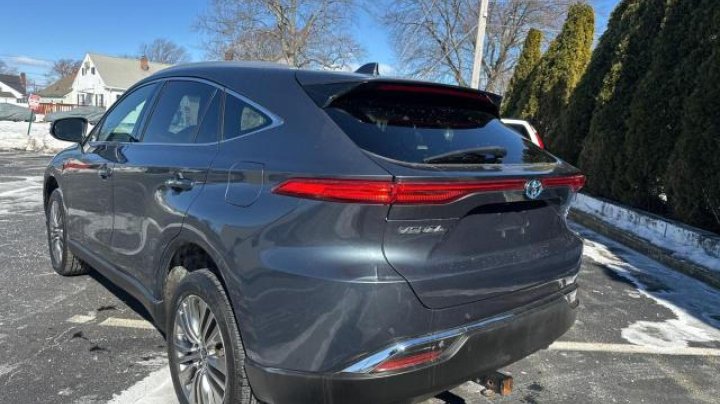 Toyota VENZA LE 2021