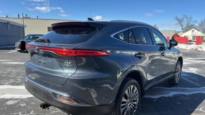 Toyota VENZA LE 2021