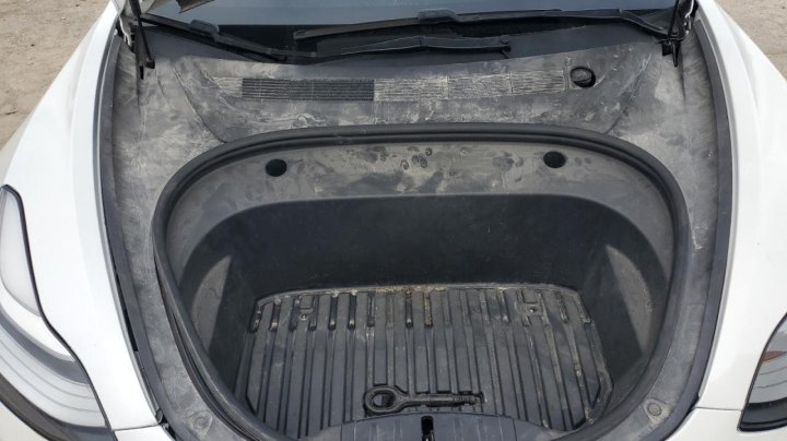 Tesla Model 3  2021