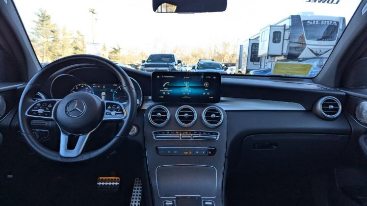 Mercedes-Benz GLC-Class 300 4MATIC 2021