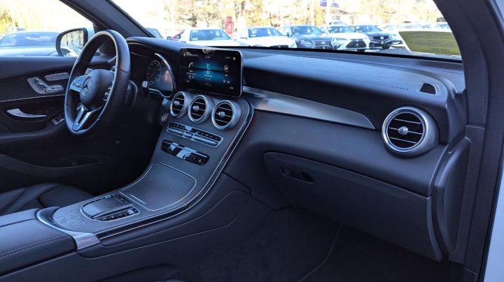 Mercedes-Benz GLC-Class 300 4MATIC 2021