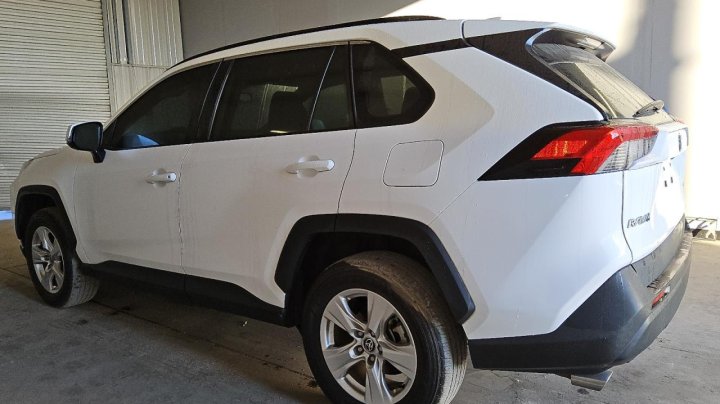 Toyota RAV4 XLE 2021